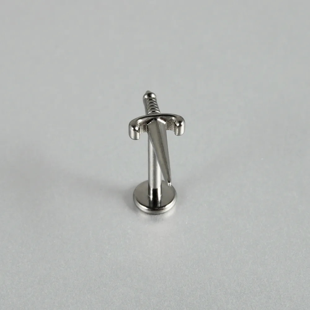 1 Piece Lip Rings Casual Vacation Simple Style Sword Crown Pure Titanium Inlay Zircon 18K Gold Plated Lip Rings display picture 5