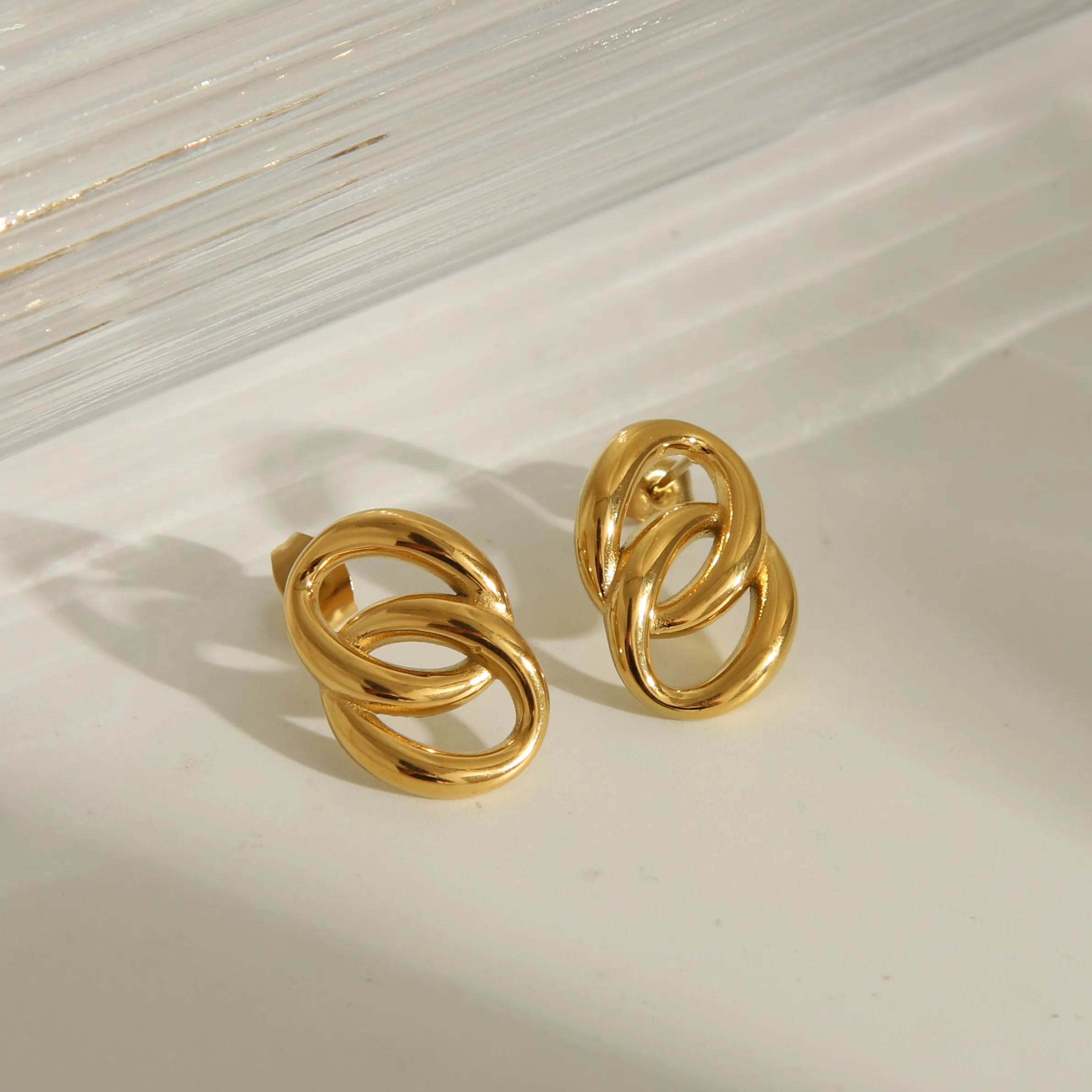 1 Pair Casual Commute Irregular 304 Stainless Steel 18K Gold Plated Ear Studs display picture 2