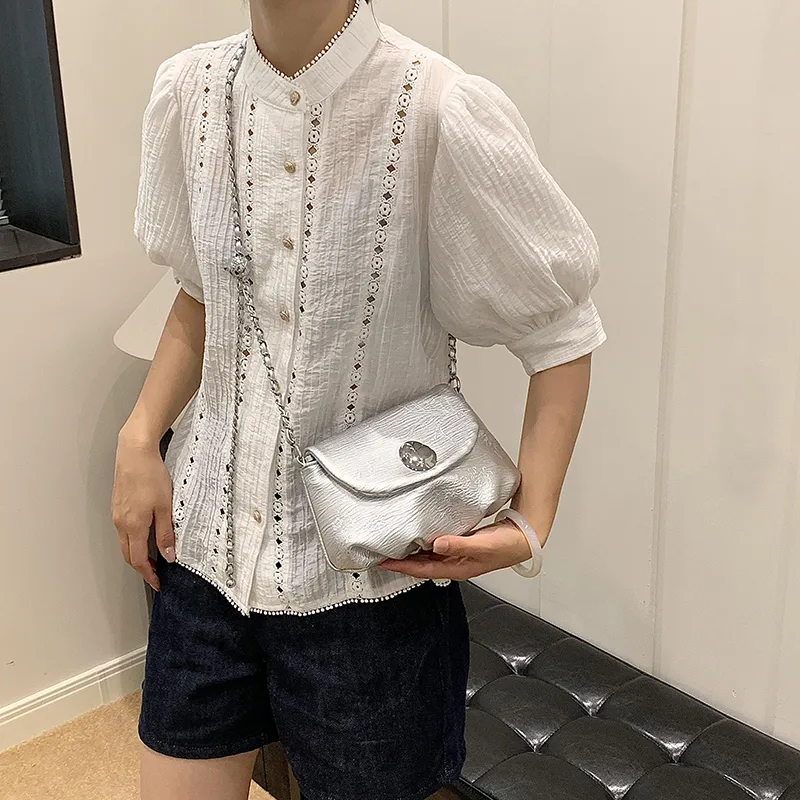Women's Medium Pu Leather Solid Color Basic Classic Style Sewing Thread Square Flip Cover Crossbody Bag display picture 13