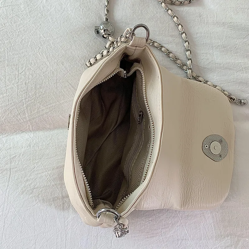 Women's Medium Pu Leather Solid Color Basic Classic Style Sewing Thread Square Flip Cover Crossbody Bag display picture 22