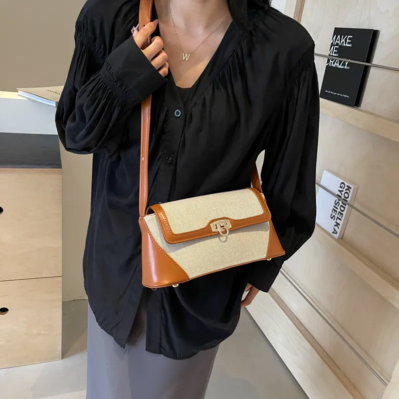 Women's Medium Pu Leather Monogram Vintage Style Classic Style Sewing Thread Square Flip Cover Underarm Bag display picture 2