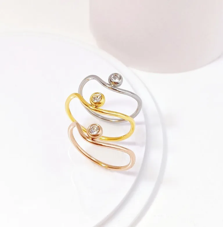 Wholesale Jewelry Simple Style Classic Style Commute Round Waves 304 Stainless Steel Titanium Steel Zircon 18K Gold Plated Inlay Rings display picture 5