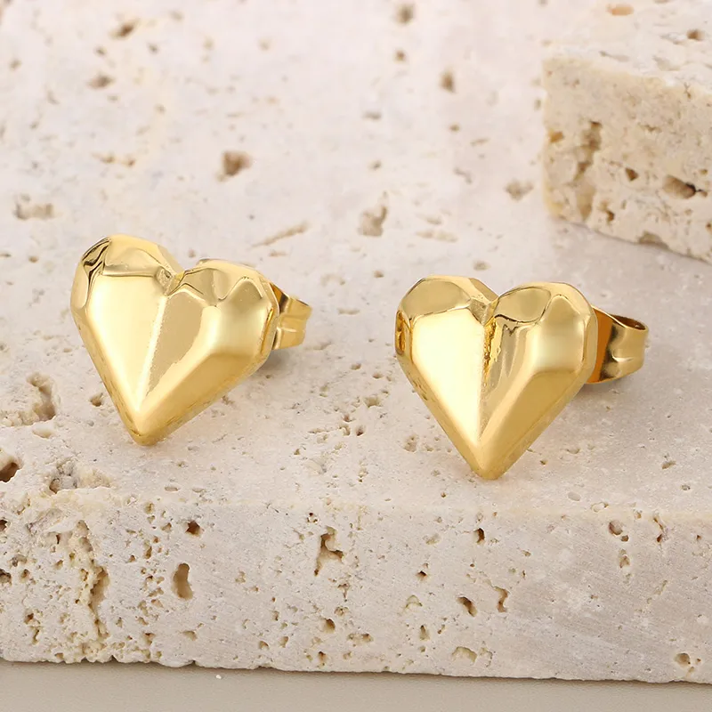 1 Pair Sweet Simple Style Heart Shape 304 Stainless Steel 18K Gold Plated Ear Studs display picture 4