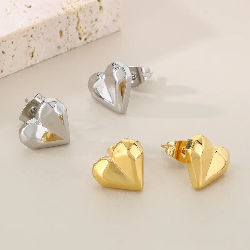 1 Pair Sweet Simple Style Heart Shape 304 Stainless Steel 18K Gold Plated Ear Studs display picture 6