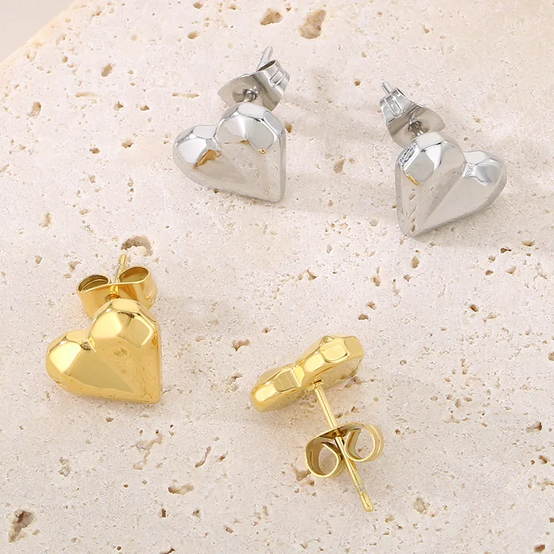 1 Pair Sweet Simple Style Heart Shape 304 Stainless Steel 18K Gold Plated Ear Studs display picture 8