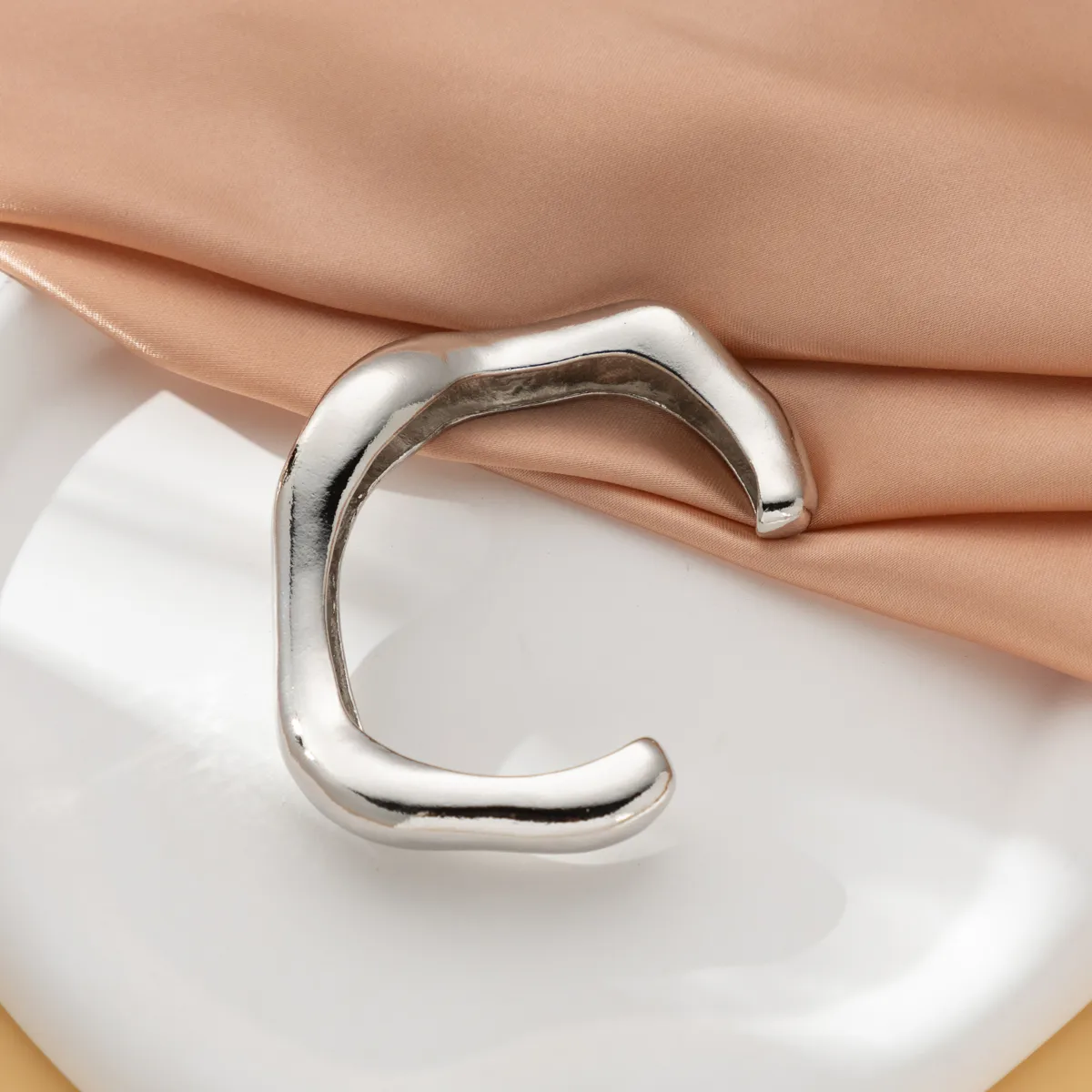 Casual Cute Simple Style Irregular Alloy Wholesale Bangle display picture 6