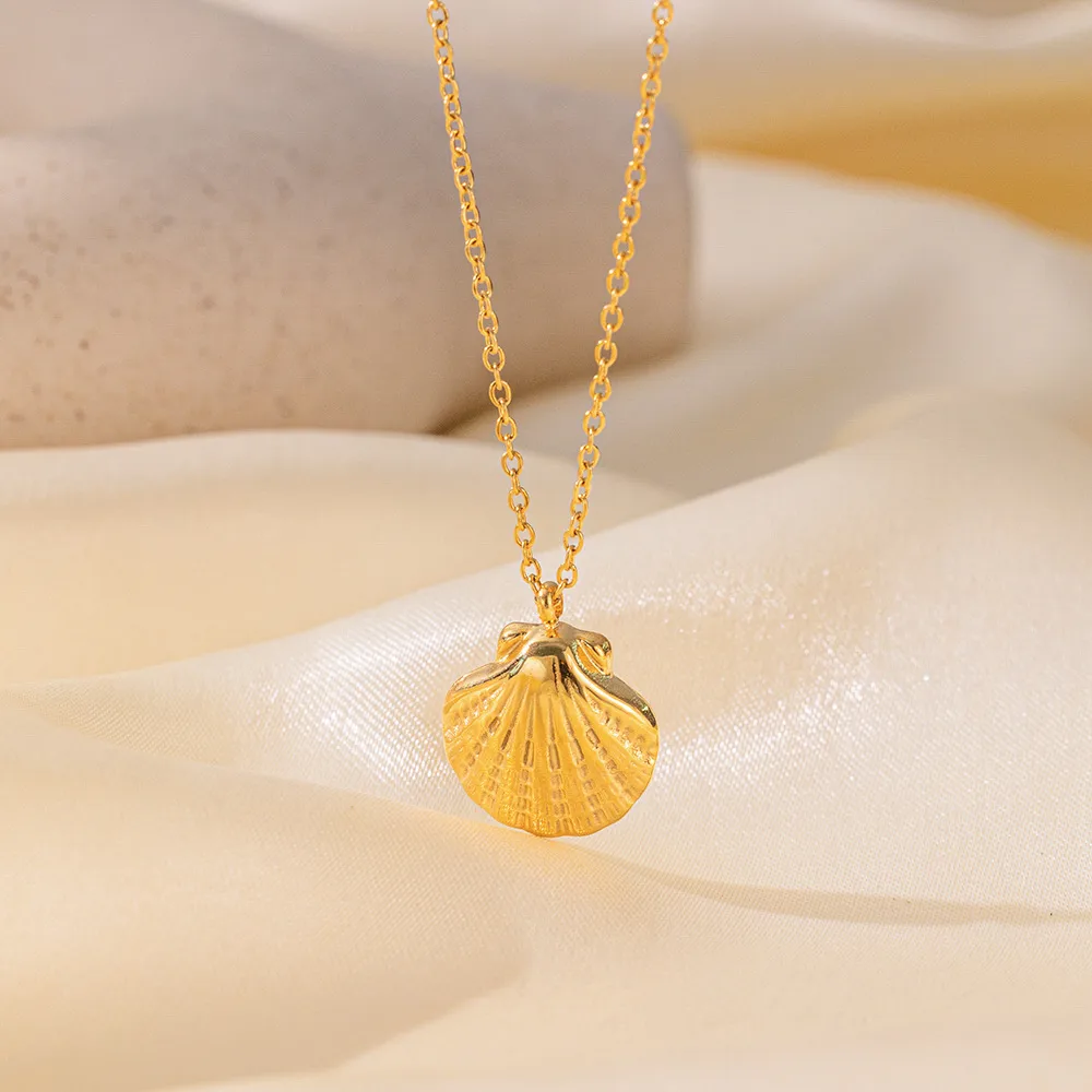 Wholesale Jewelry Casual Simple Style Shell 304 Stainless Steel 18K Gold Plated Scallop Polishing Plating Pendant Necklace display picture 1