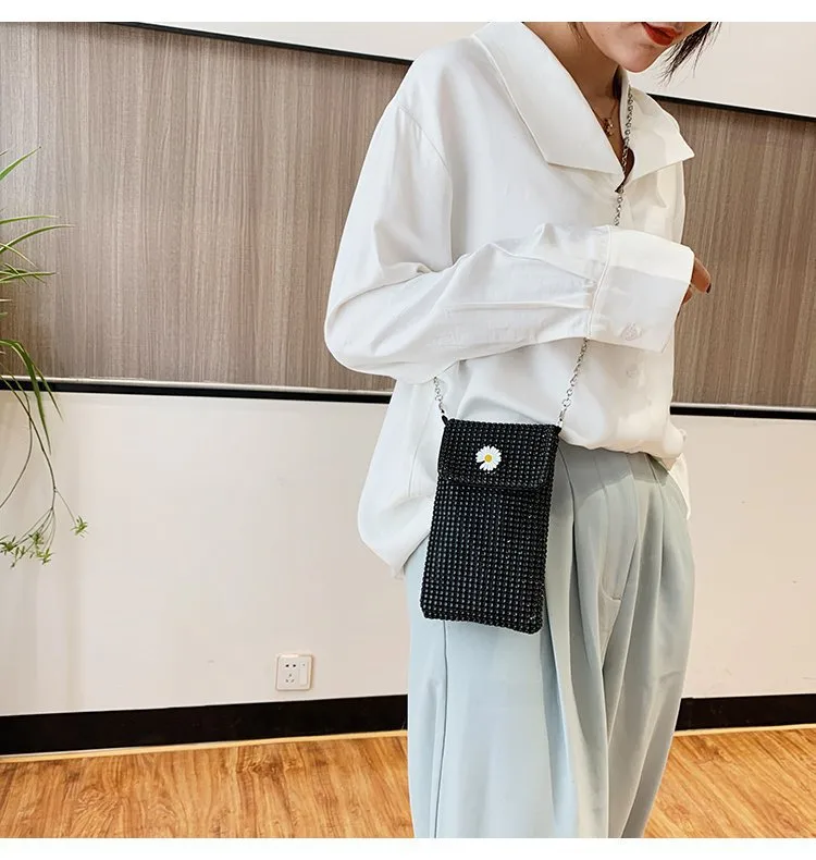 Internet Celebrity Style Casual Street Diamond Shiny Chain Shoulder Messenger Bag Trendy Fashion Shiny Personalized Phone Bag display picture 9