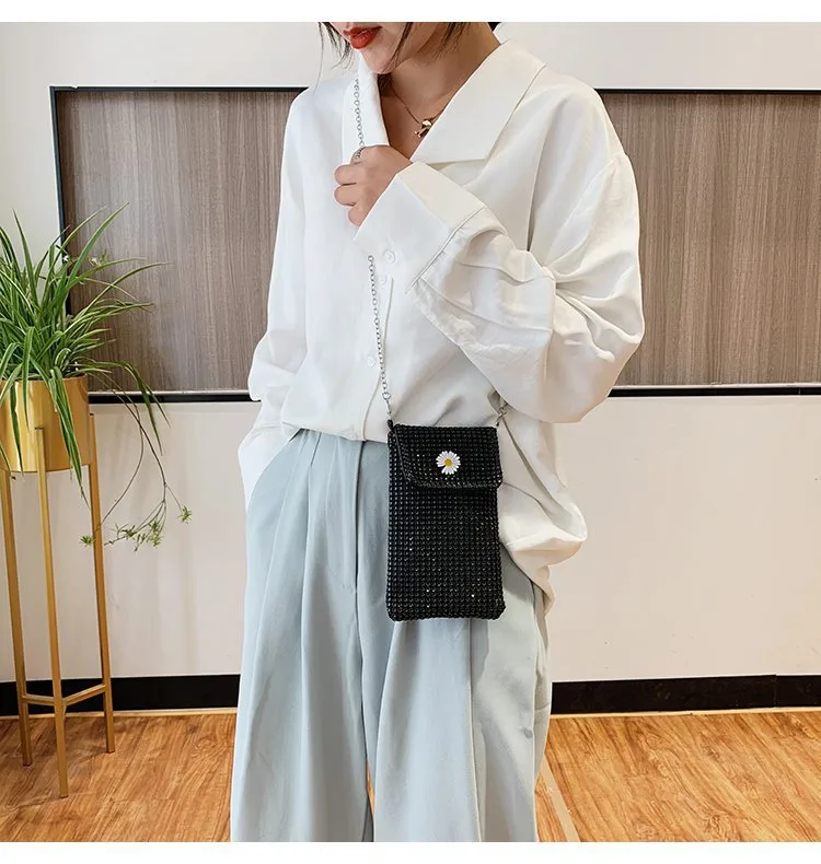 Internet Celebrity Style Casual Street Diamond Shiny Chain Shoulder Messenger Bag Trendy Fashion Shiny Personalized Phone Bag display picture 10