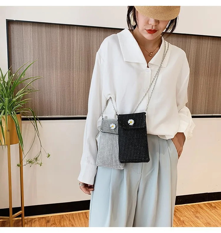 Internet Celebrity Style Casual Street Diamond Shiny Chain Shoulder Messenger Bag Trendy Fashion Shiny Personalized Phone Bag display picture 17