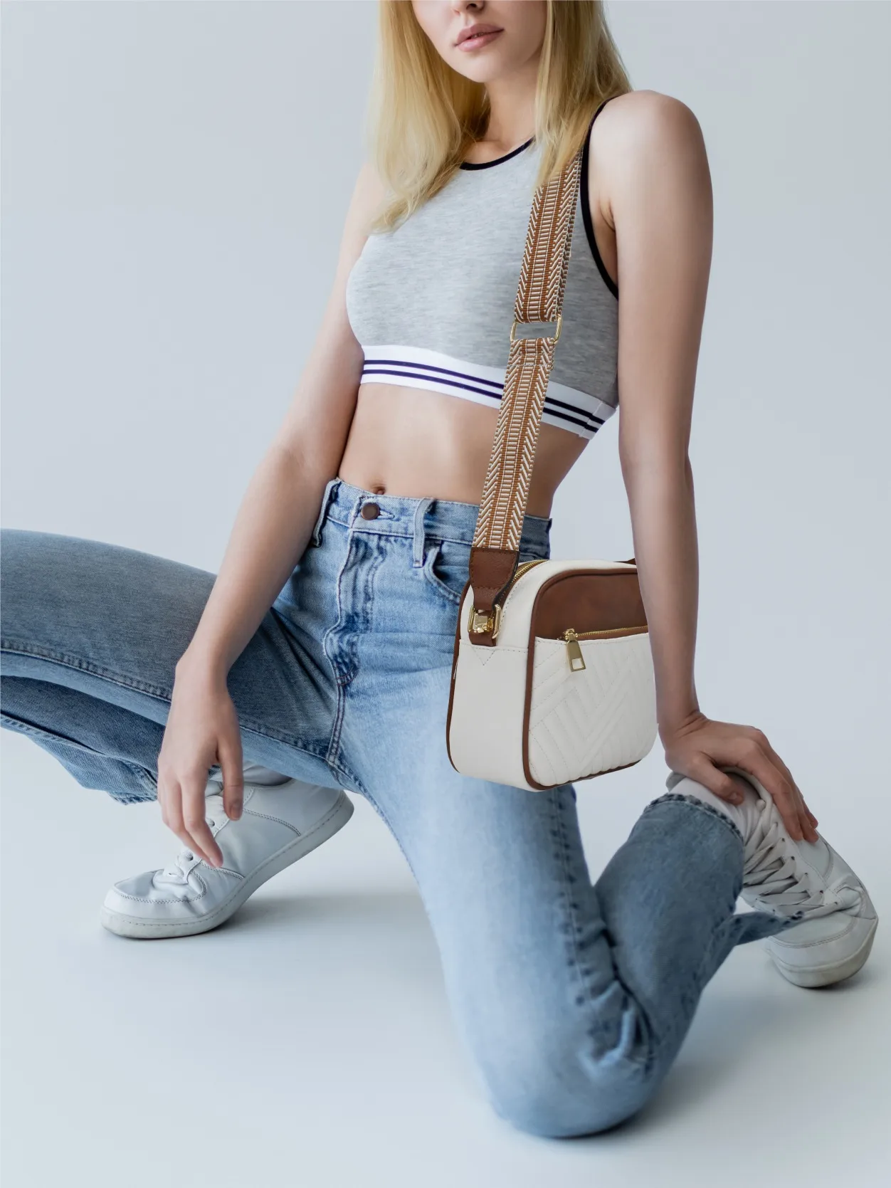 In Stock  Hot Sale Quilted Embroidered Plaid Color Matching Retro Shoulder Bag Zipper Shoulder Strap Messenger Bag Wallet Small Square Bag display picture 9