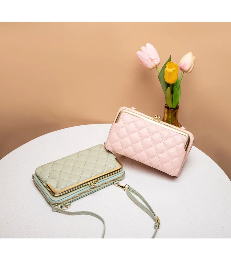 Embroidered Mobile Phone Bag Ladies Bag Bag New  Women's Bag Wholesale Live Shoulder Mobile Phone Bag display picture 9