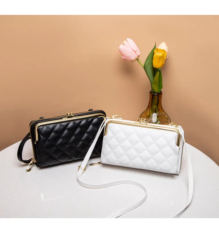Embroidered Mobile Phone Bag Ladies Bag Bag New  Women's Bag Wholesale Live Shoulder Mobile Phone Bag display picture 10