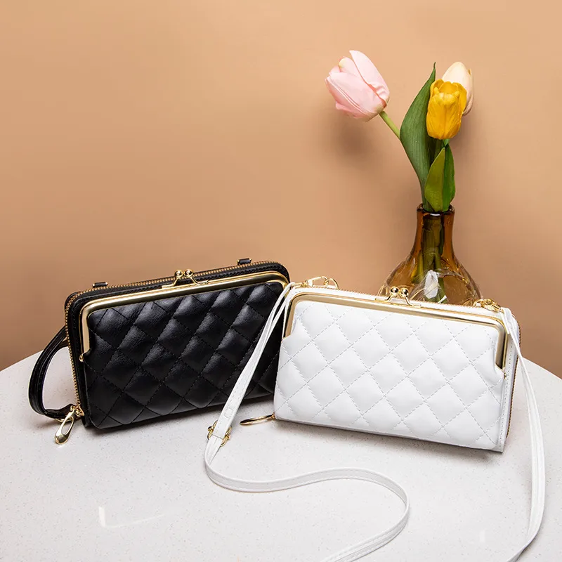Embroidered Mobile Phone Bag Ladies Bag Bag New  Women's Bag Wholesale Live Shoulder Mobile Phone Bag display picture 13