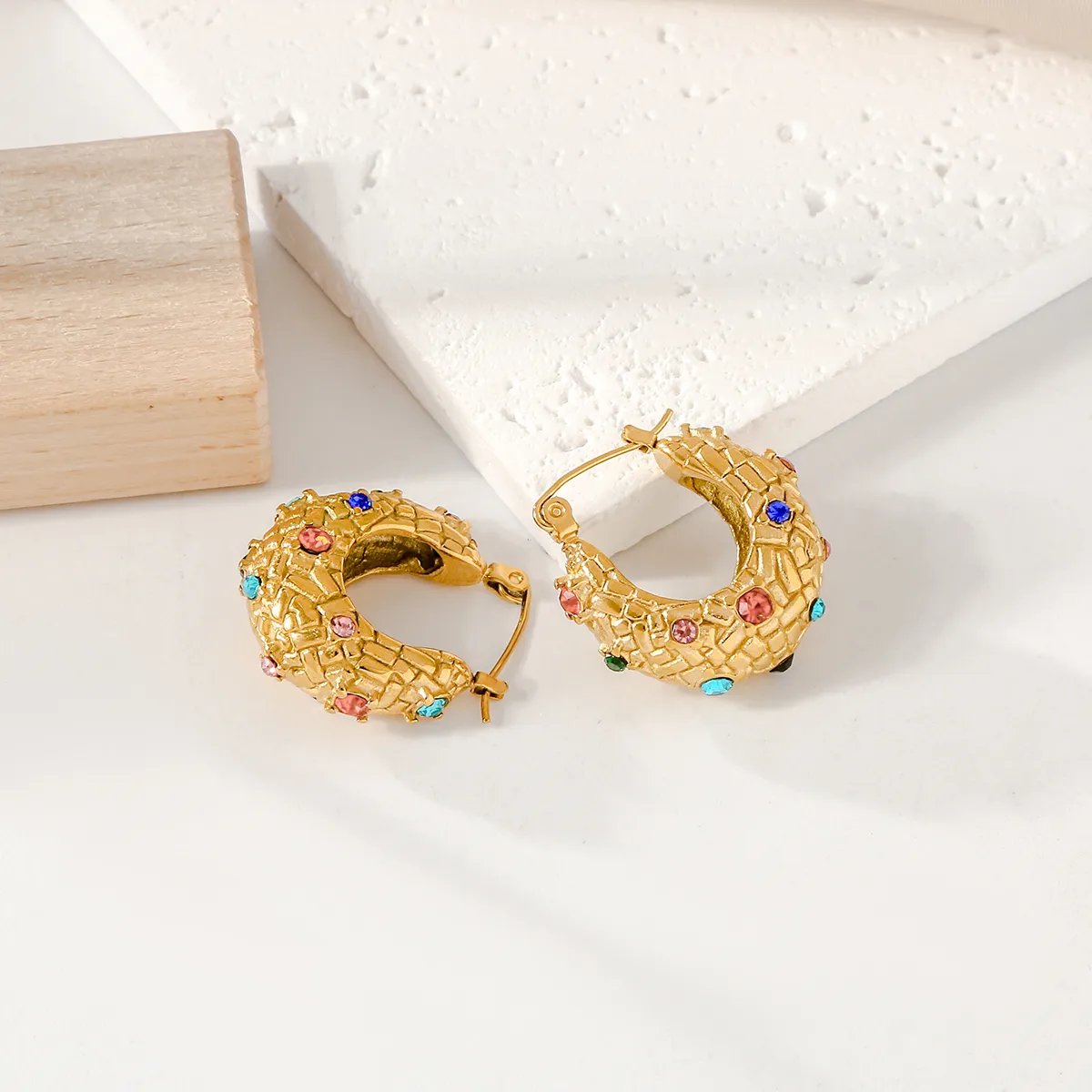 1 Pair Elegant Simple Style U Shape Plating Inlay 304 Stainless Steel Rhinestones 18K Gold Plated Earrings display picture 4