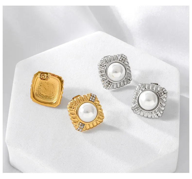 1 Pair Elegant Retro Classic Style Square 304 Stainless Steel 18K Gold Plated Ear Studs display picture 1
