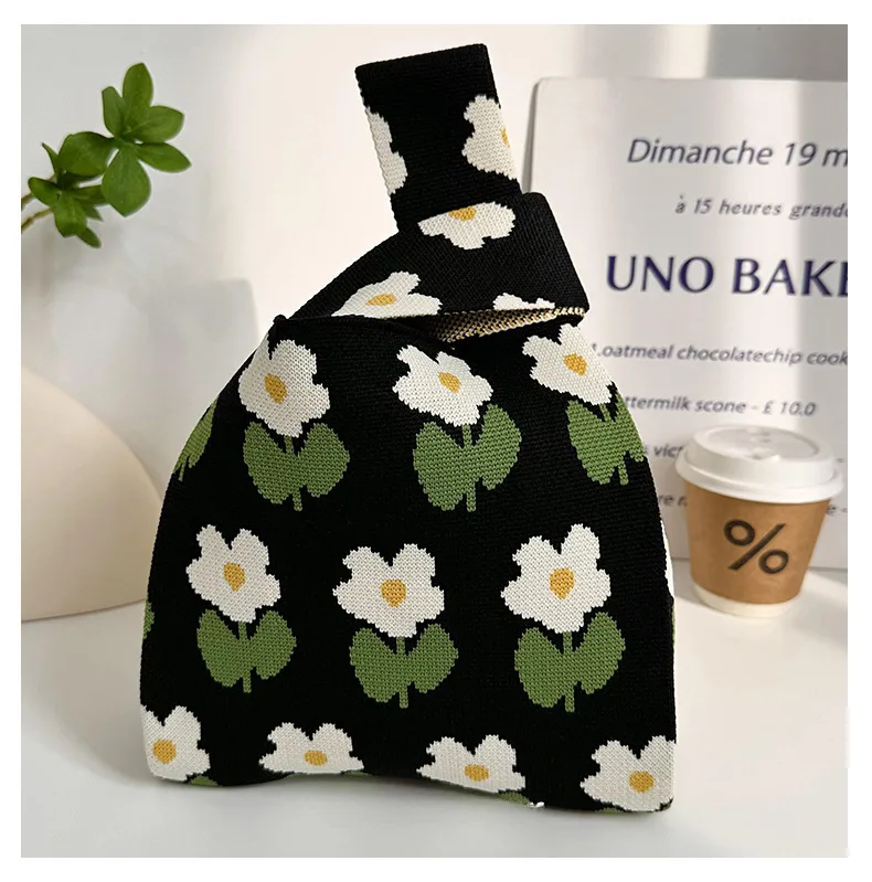 Knitted Bag Tote Bag Women's New Fashion Casual Flower Handbag Vest Bag  Casual Bag Fashion display picture 10