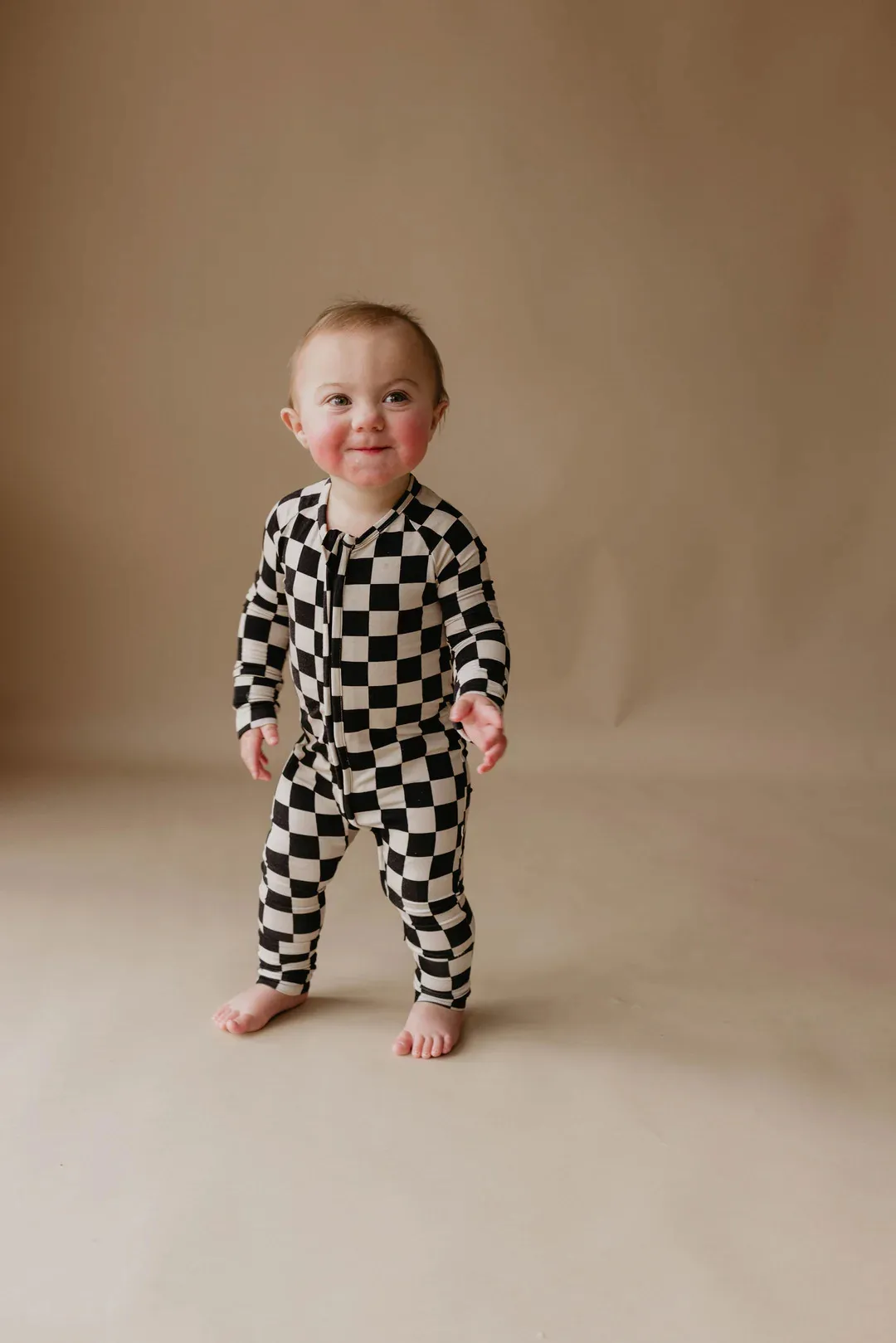 Spring And Summer  Baby Bamboo Fiber Climbing Clothing Baby Black And White Lattice Haggit Ringsuit   Baby Clothing display picture 3