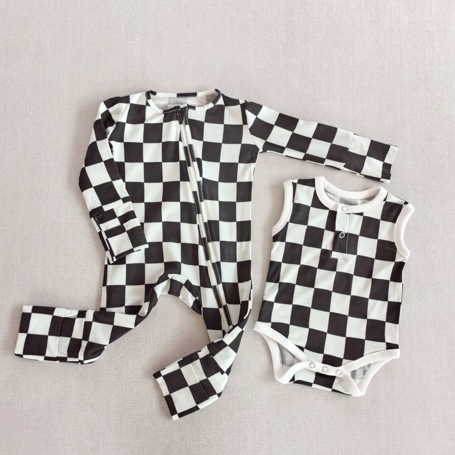Spring And Summer  Baby Bamboo Fiber Climbing Clothing Baby Black And White Lattice Haggit Ringsuit   Baby Clothing display picture 5