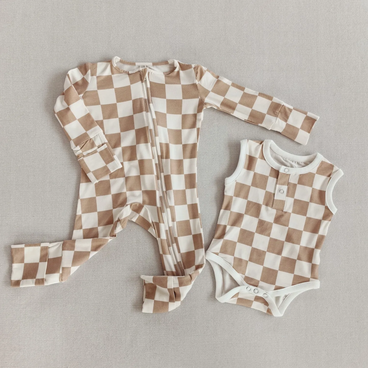 Spring And Summer  Baby Bamboo Fiber Climbing Clothing Baby Black And White Lattice Haggit Ringsuit   Baby Clothing display picture 7