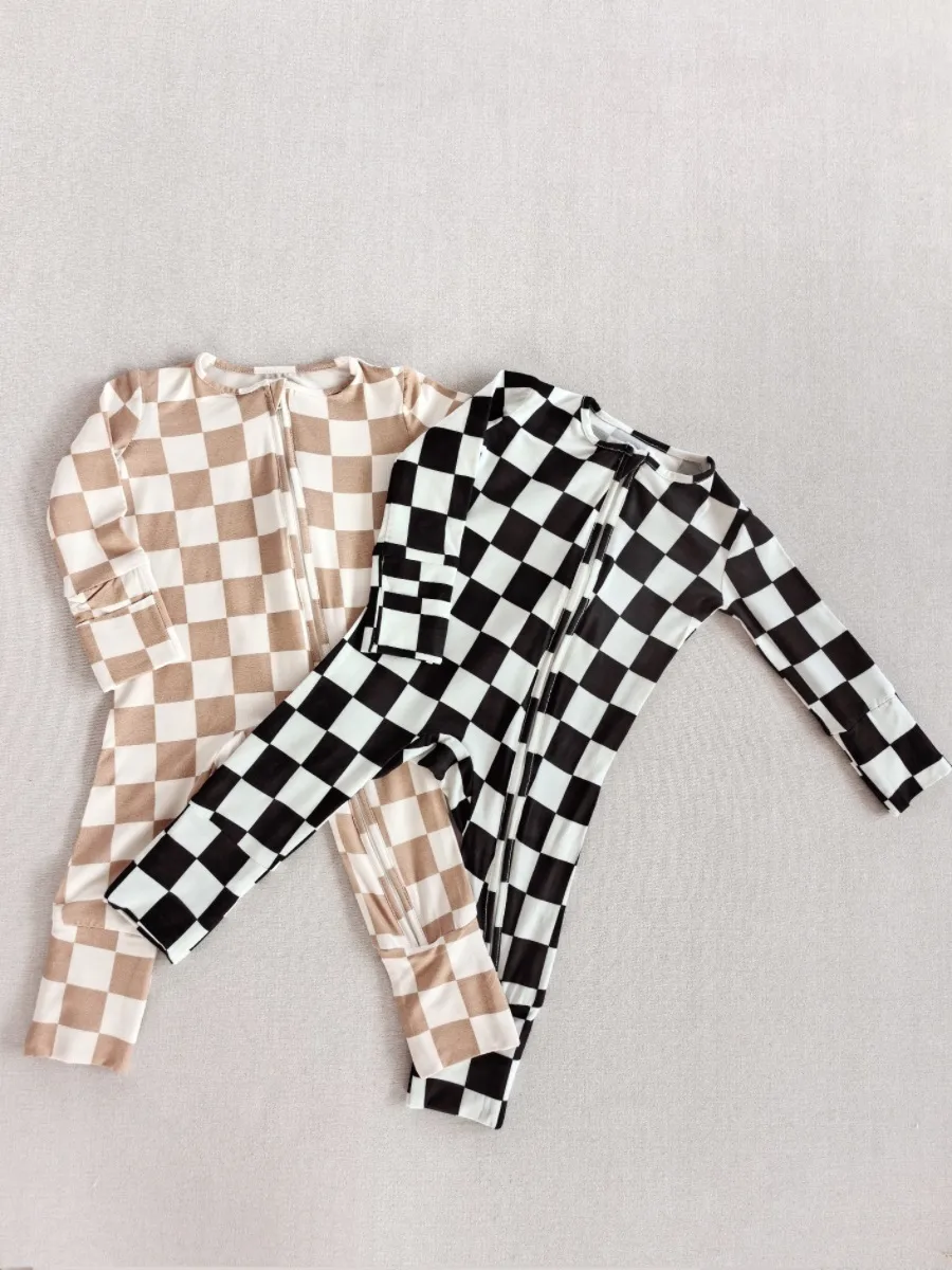 Spring And Summer  Baby Bamboo Fiber Climbing Clothing Baby Black And White Lattice Haggit Ringsuit   Baby Clothing display picture 10