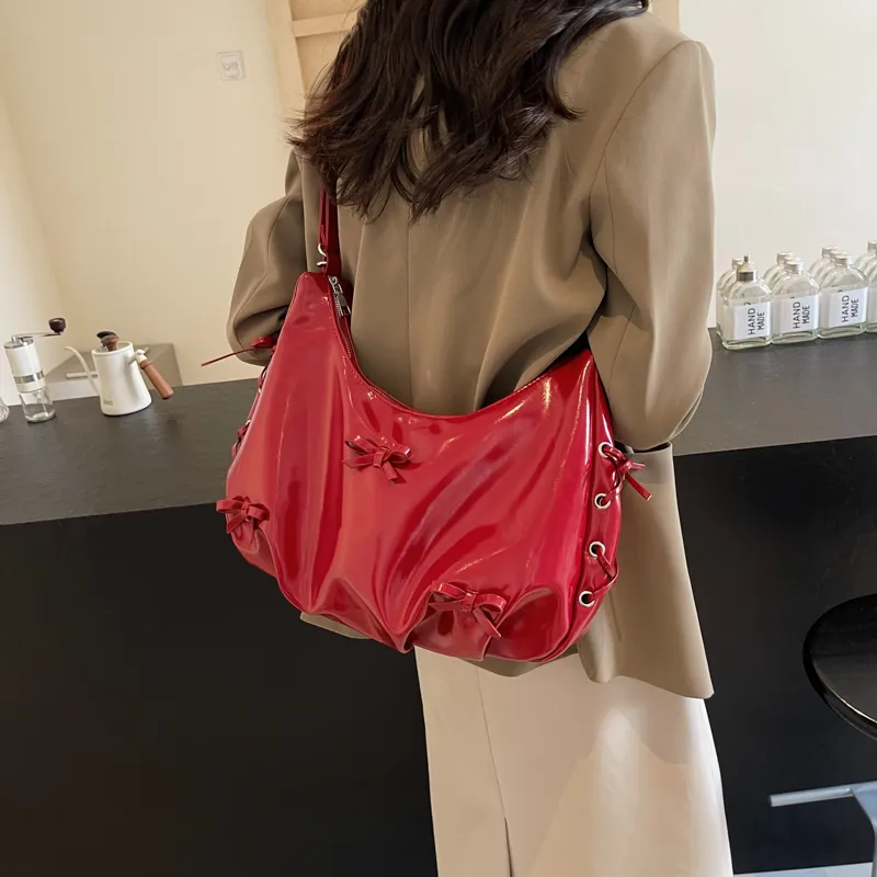 Women's Medium Pu Leather Solid Color Basic Classic Style Sewing Thread Square Zipper Underarm Bag display picture 23