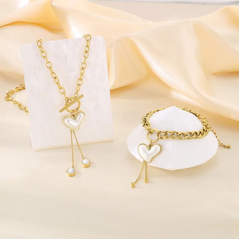 Wholesale Jewelry Simple Style Heart Shape 304 Stainless Steel 18K Gold Plated Jewelry Set display picture 3