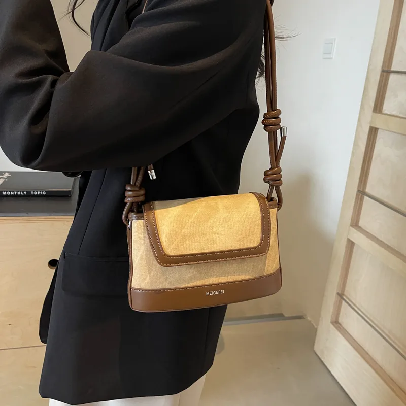 Women's Pu Leather Color Block Classic Style Sewing Thread Square Flip Cover Crossbody Bag display picture 4