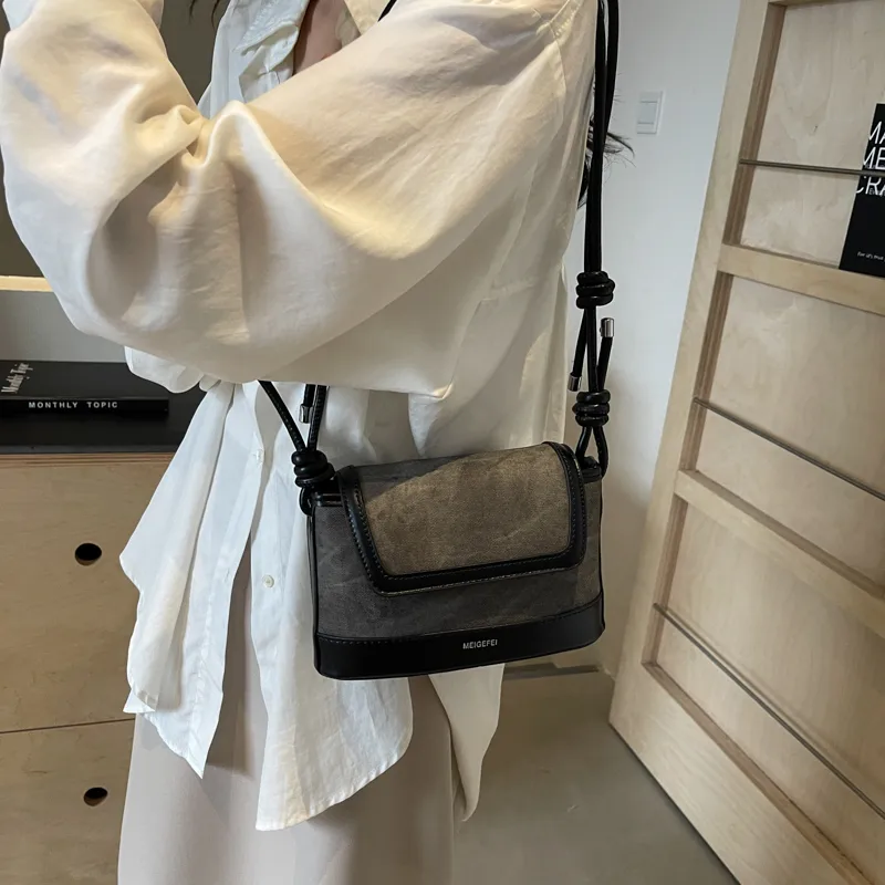 Women's Pu Leather Color Block Classic Style Sewing Thread Square Flip Cover Crossbody Bag display picture 2