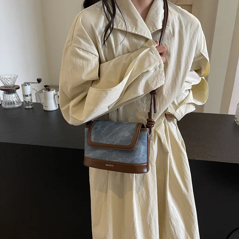 Women's Pu Leather Color Block Classic Style Sewing Thread Square Flip Cover Crossbody Bag display picture 16