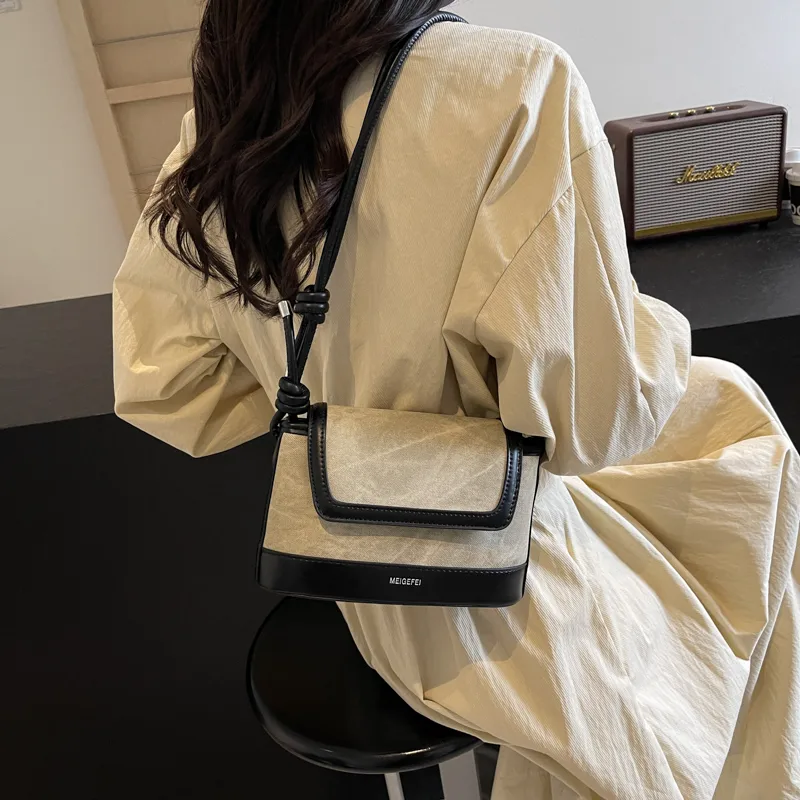Women's Pu Leather Color Block Classic Style Sewing Thread Square Flip Cover Crossbody Bag display picture 17