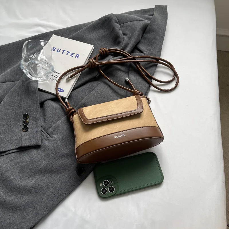 Women's Pu Leather Color Block Classic Style Sewing Thread Square Flip Cover Crossbody Bag display picture 22