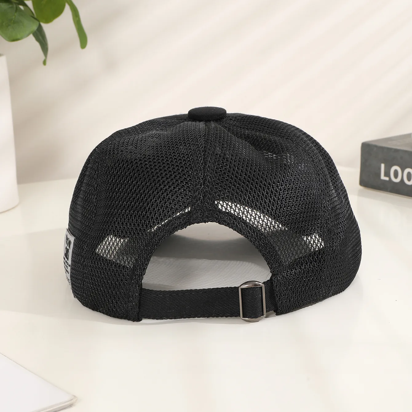Men's Casual Simple Style Solid Color Hollow Out Wide Eaves Newsboy Cap display picture 3