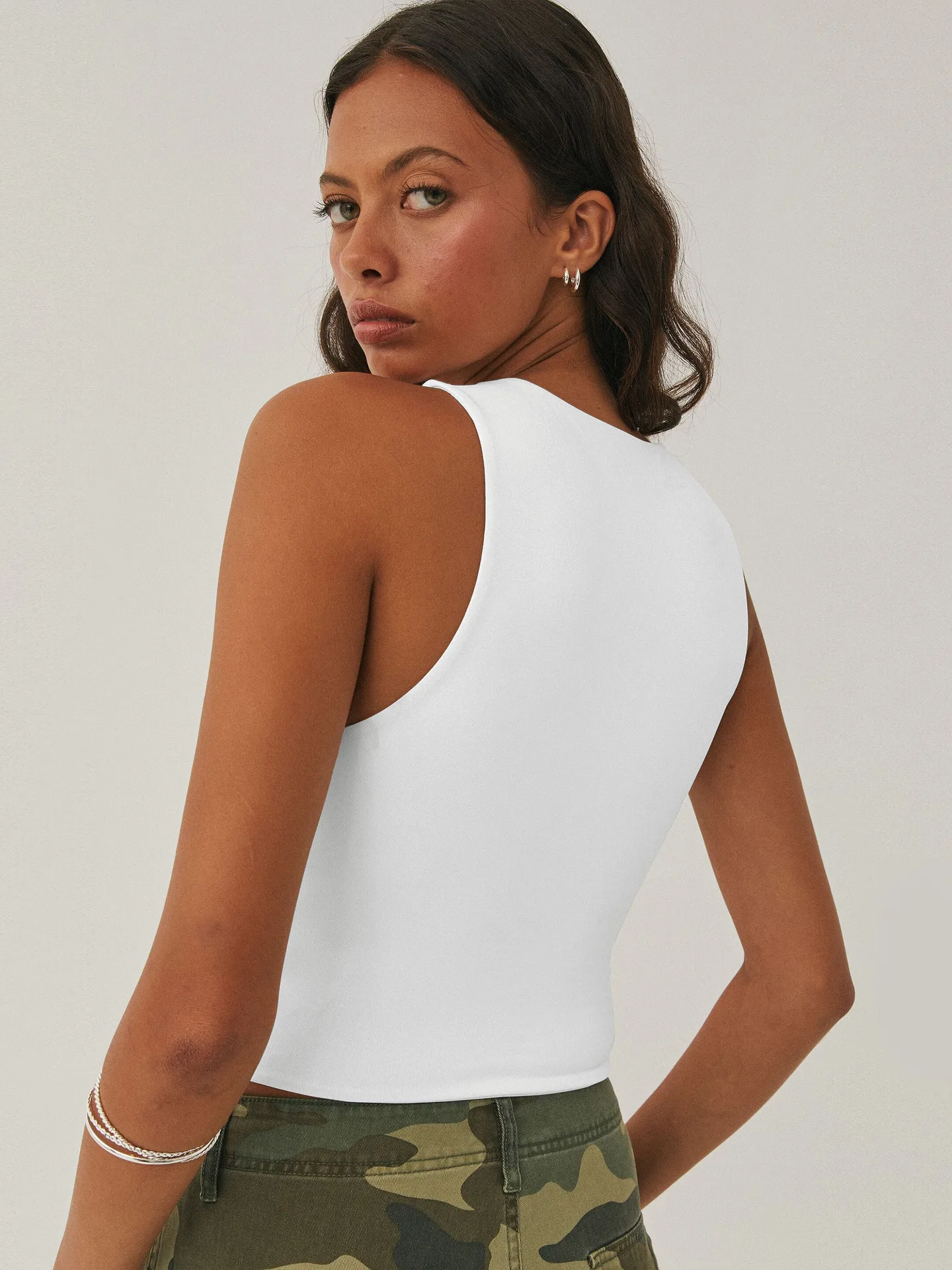 Spice Girl Fashion Spring And Summer Y2K Sleeveless Vest Slim-fit Slimming Inner Wearing Outer Wearing Sports Short Top For Women display picture 17