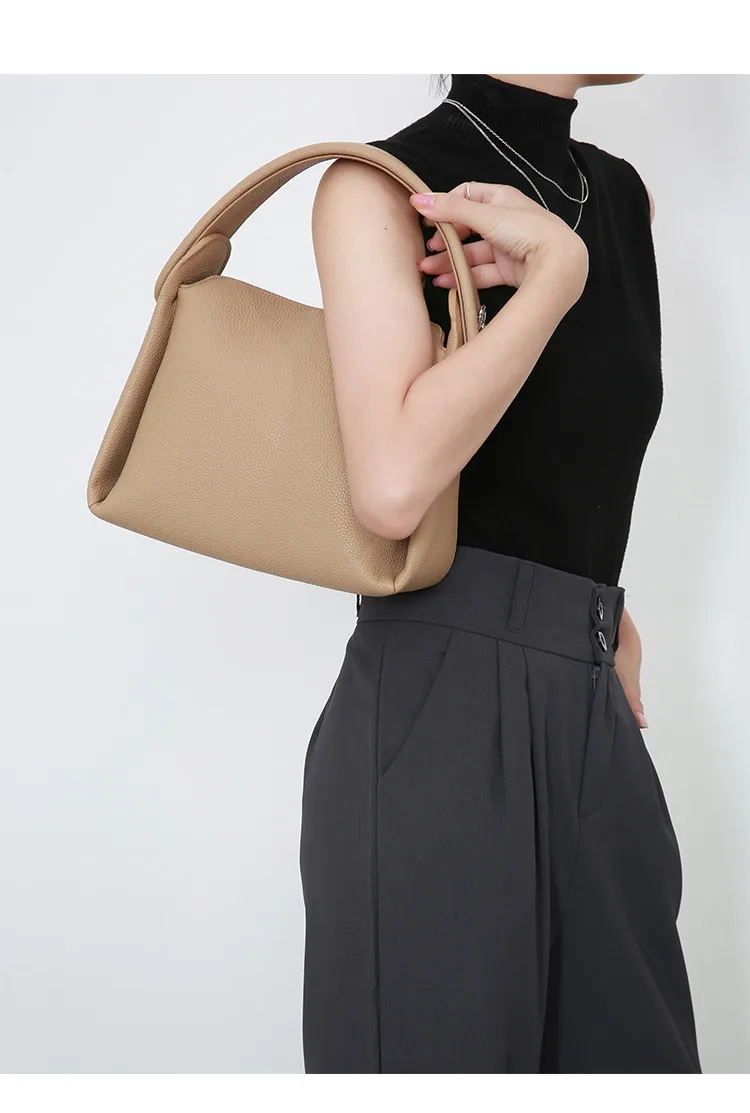 Soft Cigarette Case Bag Casual French Dumpling Bag  Summer New Simple  Retro Shoulder Crossbody Handbag display picture 4