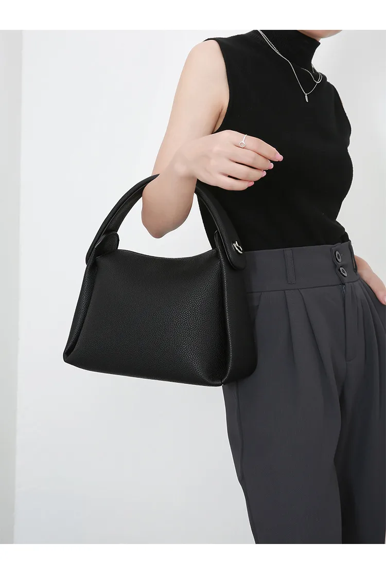 Soft Cigarette Case Bag Casual French Dumpling Bag  Summer New Simple  Retro Shoulder Crossbody Handbag display picture 7