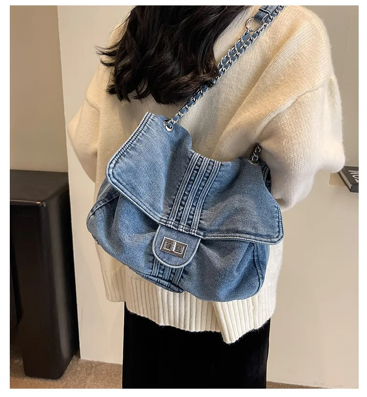 Retro Casual Denim Tote Bag For Women  Autumn New Large Capacity Chain High-grade Shoulder Messenger Bag display picture 1