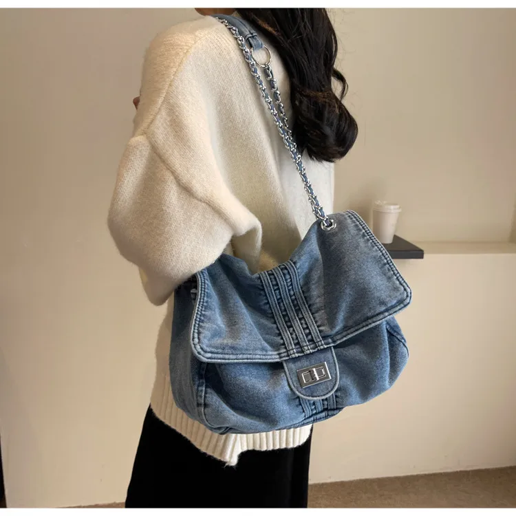 Retro Casual Denim Tote Bag For Women  Autumn New Large Capacity Chain High-grade Shoulder Messenger Bag display picture 11