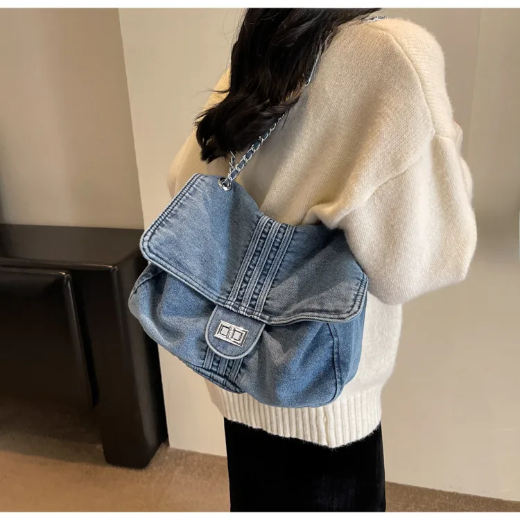 Retro Casual Denim Tote Bag For Women  Autumn New Large Capacity Chain High-grade Shoulder Messenger Bag display picture 12