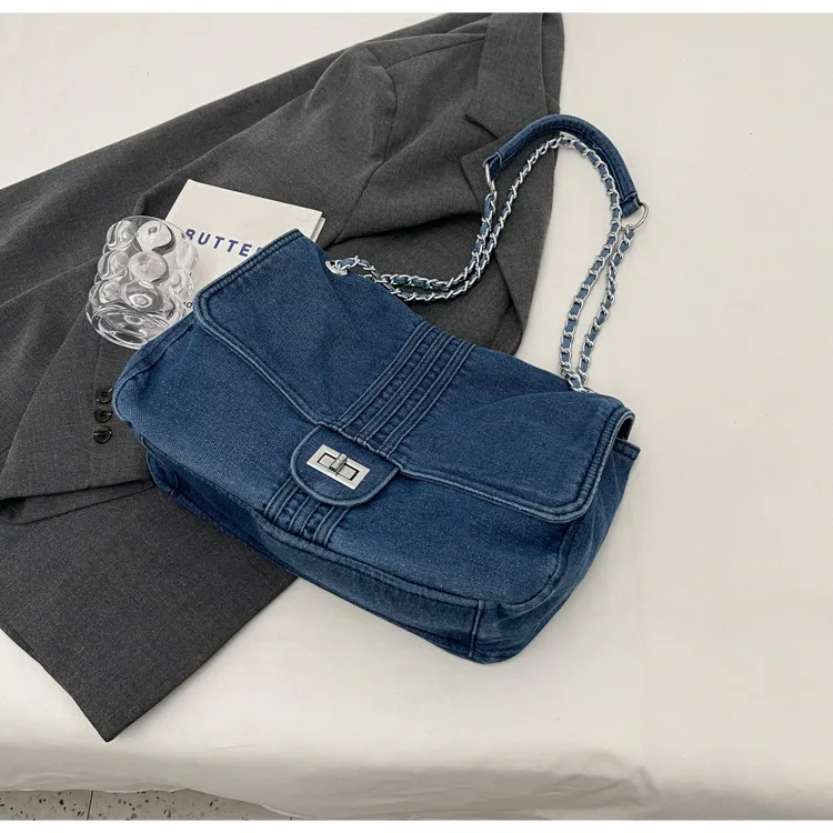 Retro Casual Denim Tote Bag For Women  Autumn New Large Capacity Chain High-grade Shoulder Messenger Bag display picture 15