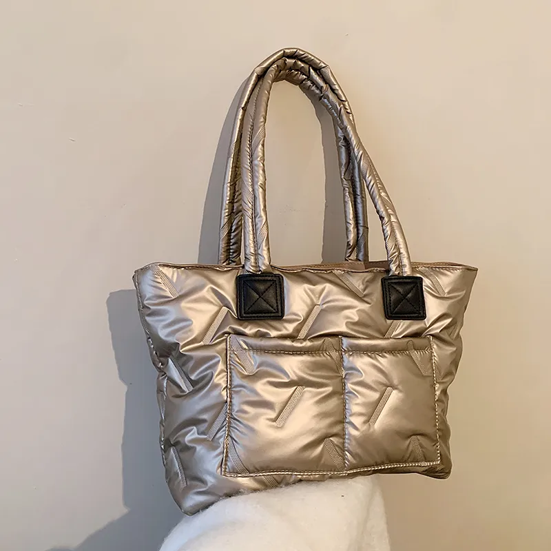 Women's Nylon Solid Color Vacation Streetwear Sewing Thread Square Zipper Tote Bag display picture 1