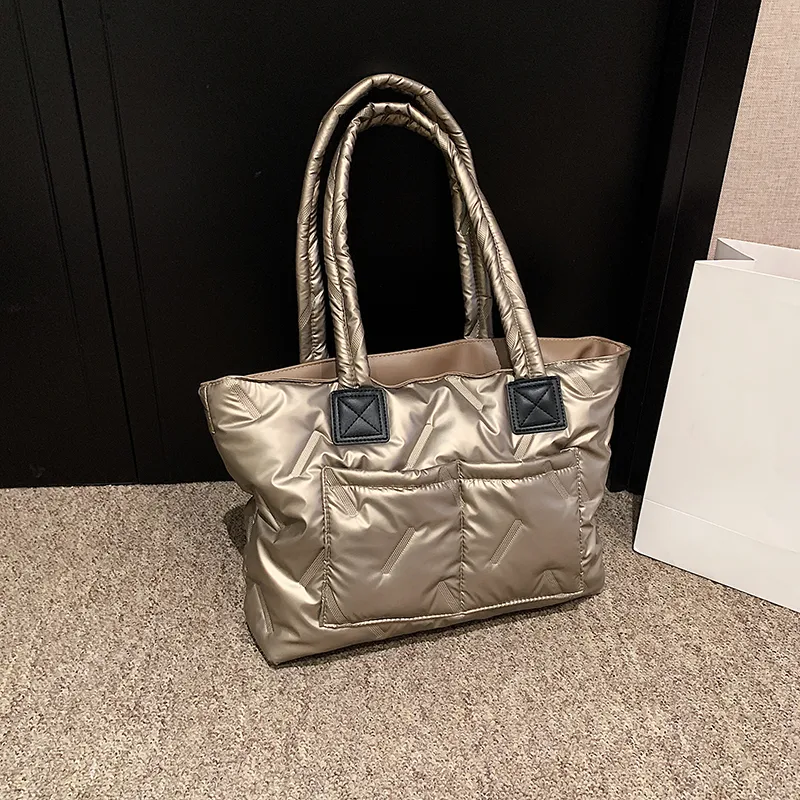 Women's Nylon Solid Color Vacation Streetwear Sewing Thread Square Zipper Tote Bag display picture 5