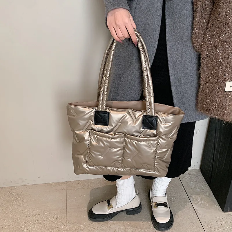 Women's Nylon Solid Color Vacation Streetwear Sewing Thread Square Zipper Tote Bag display picture 14