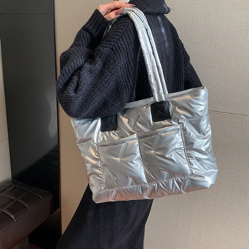 Women's Nylon Solid Color Vacation Streetwear Sewing Thread Square Zipper Tote Bag display picture 24