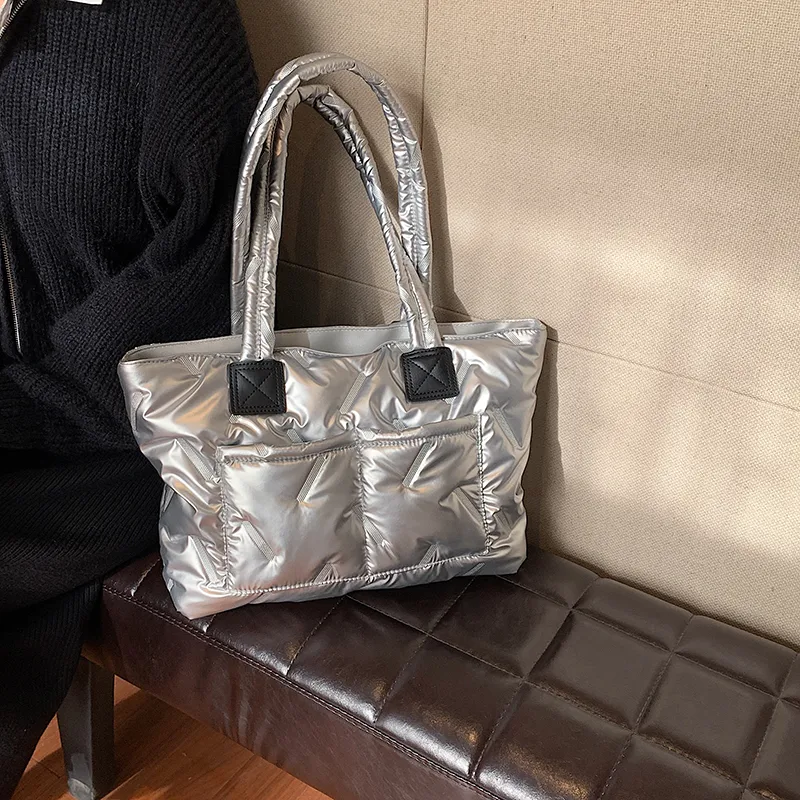 Women's Nylon Solid Color Vacation Streetwear Sewing Thread Square Zipper Tote Bag display picture 22