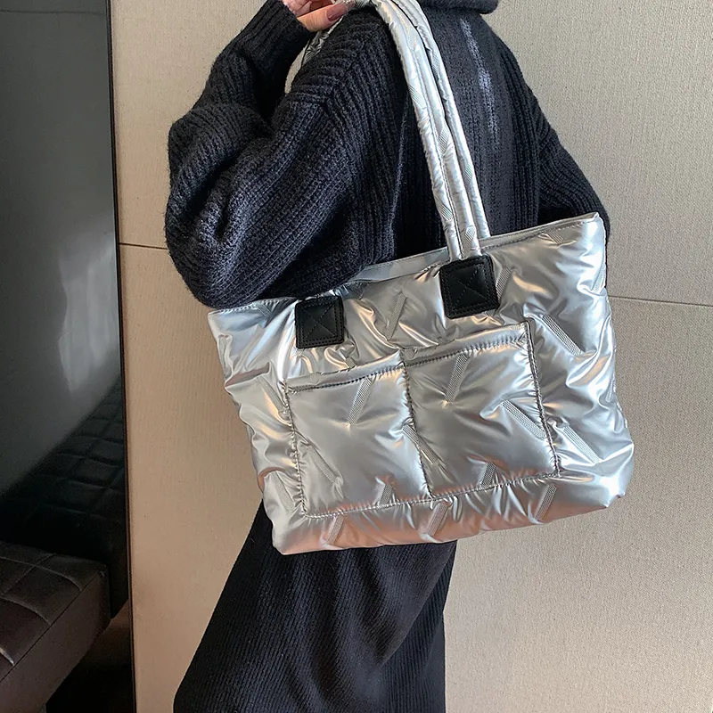 Women's Nylon Solid Color Vacation Streetwear Sewing Thread Square Zipper Tote Bag display picture 25