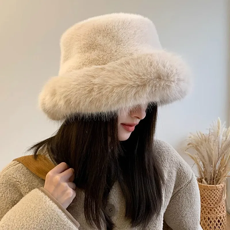 High-grade Faux Fur Mink Fur Fluffy Fisherman Hat Lady Style Big Head Circumference Plush Hat Winter Warm Pullover Hat display picture 4