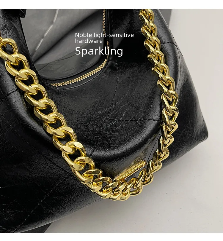 This Year's Popular Bag Women's Large Capacity  New Autumn And Winter Texture Rhombus Chain Shoulder Bag Popular Bucket Bag display picture 3