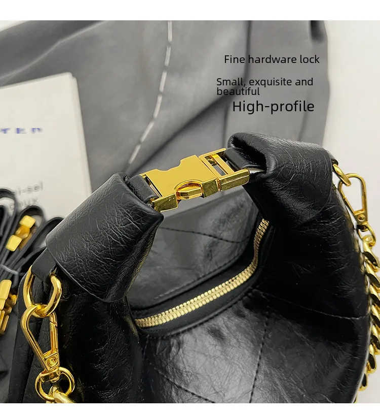 This Year's Popular Bag Women's Large Capacity  New Autumn And Winter Texture Rhombus Chain Shoulder Bag Popular Bucket Bag display picture 4