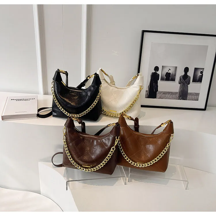 This Year's Popular Bag Women's Large Capacity  New Autumn And Winter Texture Rhombus Chain Shoulder Bag Popular Bucket Bag display picture 11